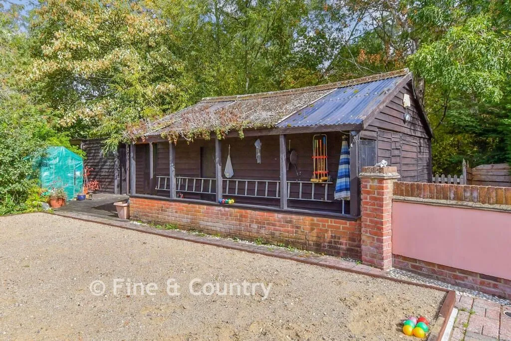 Lambourne Road, Chigwell, IG7, photo 5