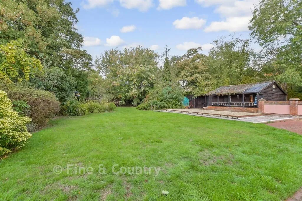 Lambourne Road, Chigwell, IG7, photo 4