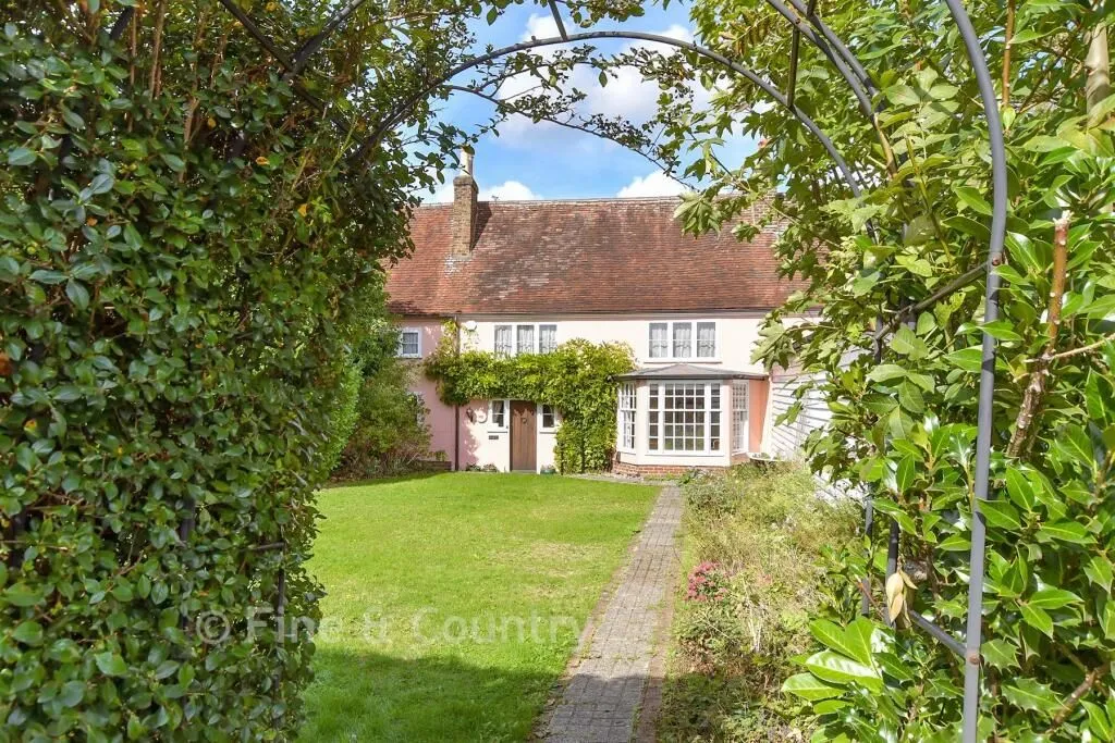4 bed house for sale, Lambourne Road, Chigwell, IG7