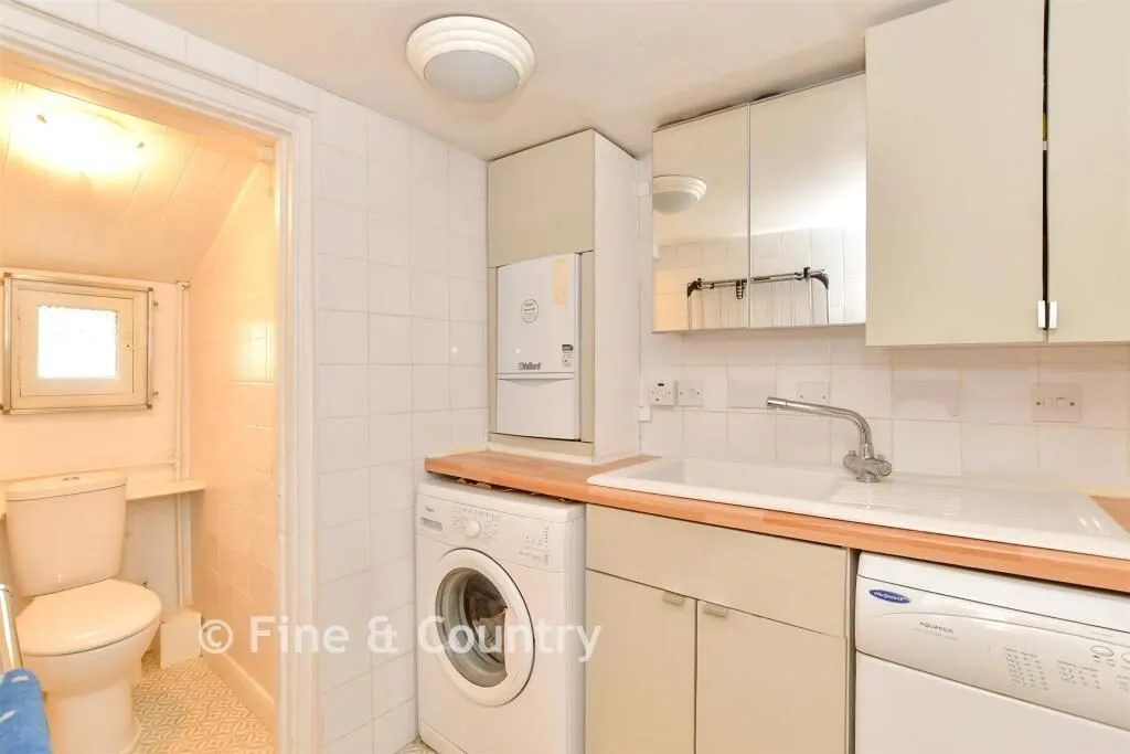 Lambourne Road, Chigwell, IG7, photo 8