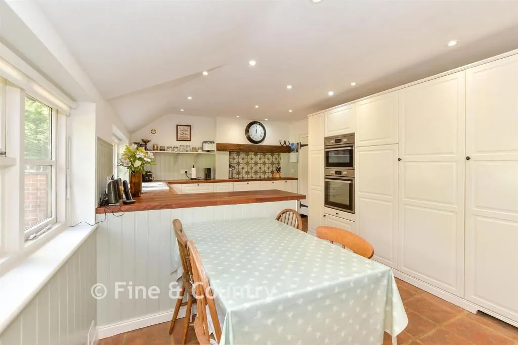 Lambourne Road, Chigwell, IG7, photo 7