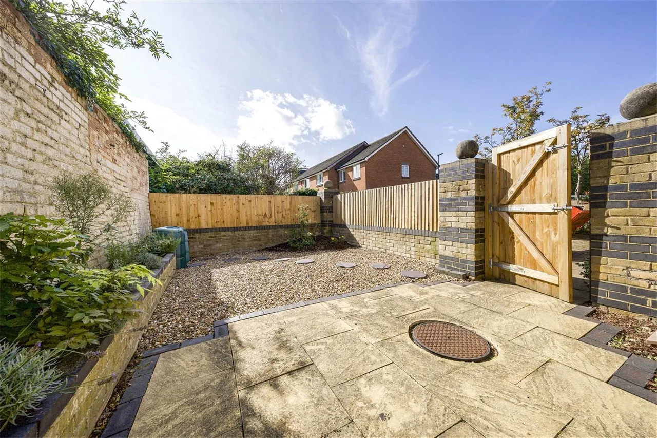 Percheron Close, Isleworth, TW7, photo 12