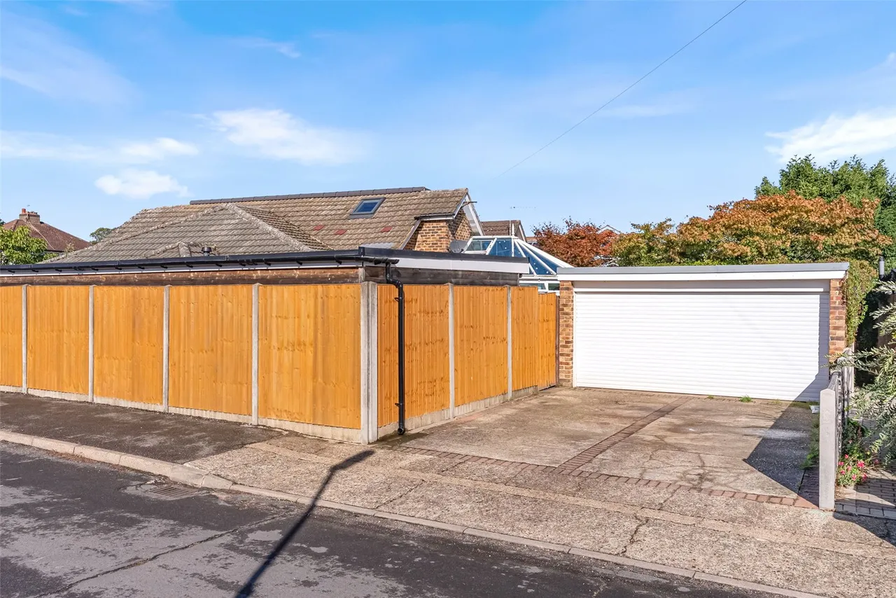 Meadow Way, Addlestone, KT15, photo 20