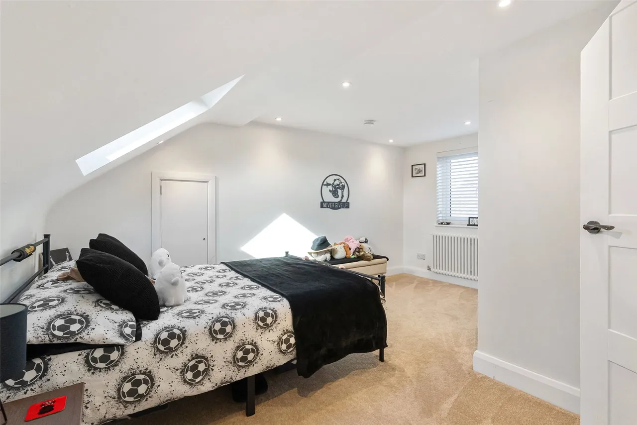 Meadow Way, Addlestone, KT15, photo 13