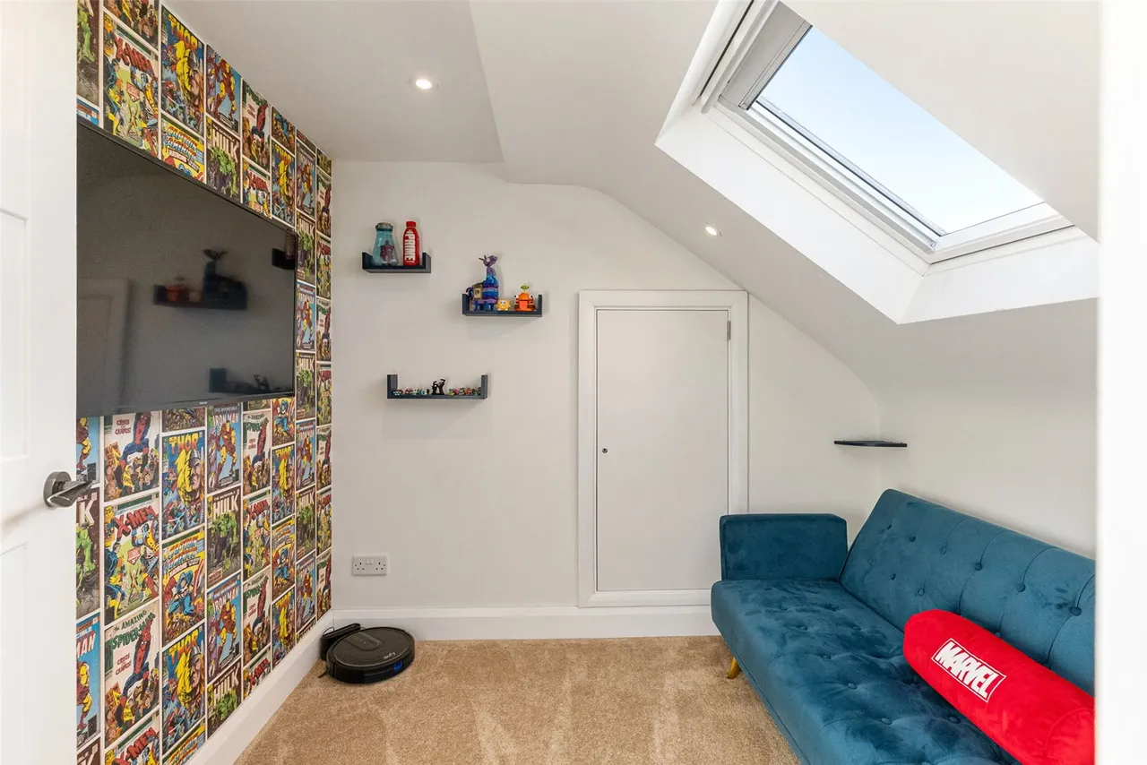 Meadow Way, Addlestone, KT15, photo 11