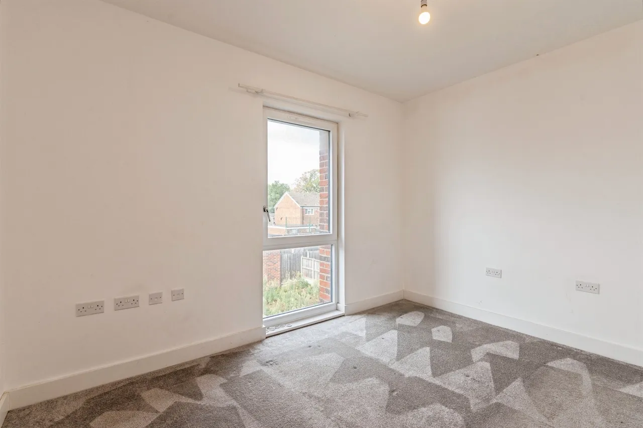 St. Chads Road, Tilbury, RM18, photo 10
