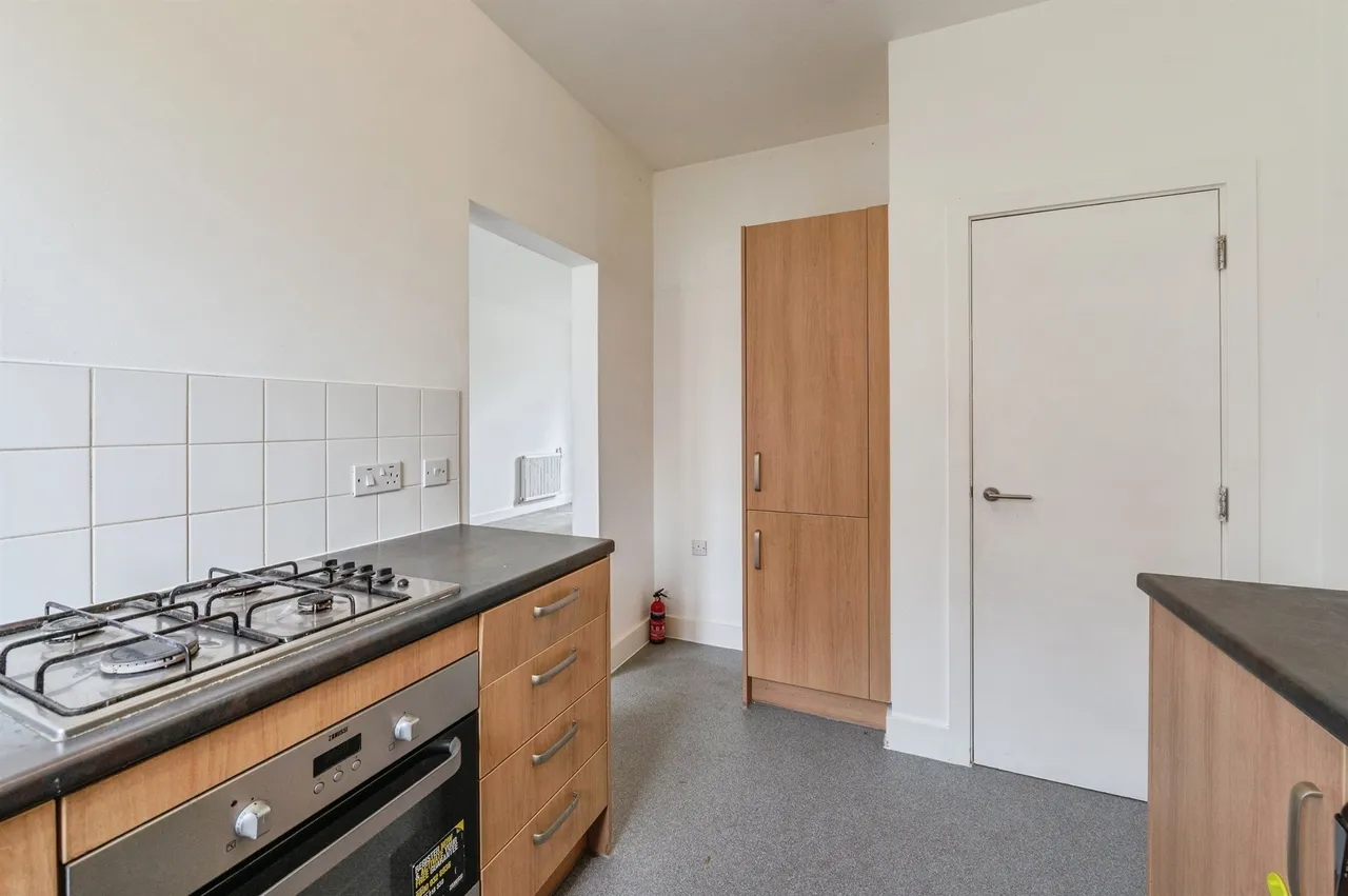 St. Chads Road, Tilbury, RM18, photo 5
