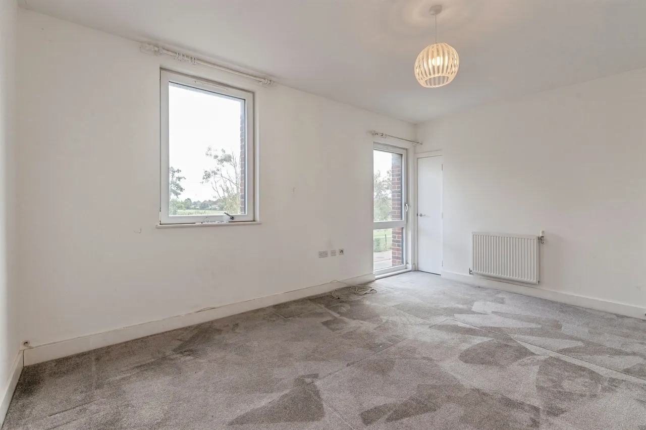 St. Chads Road, Tilbury, RM18, photo 4