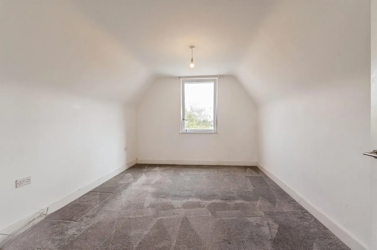 St. Chads Road, Tilbury, RM18, photo 14