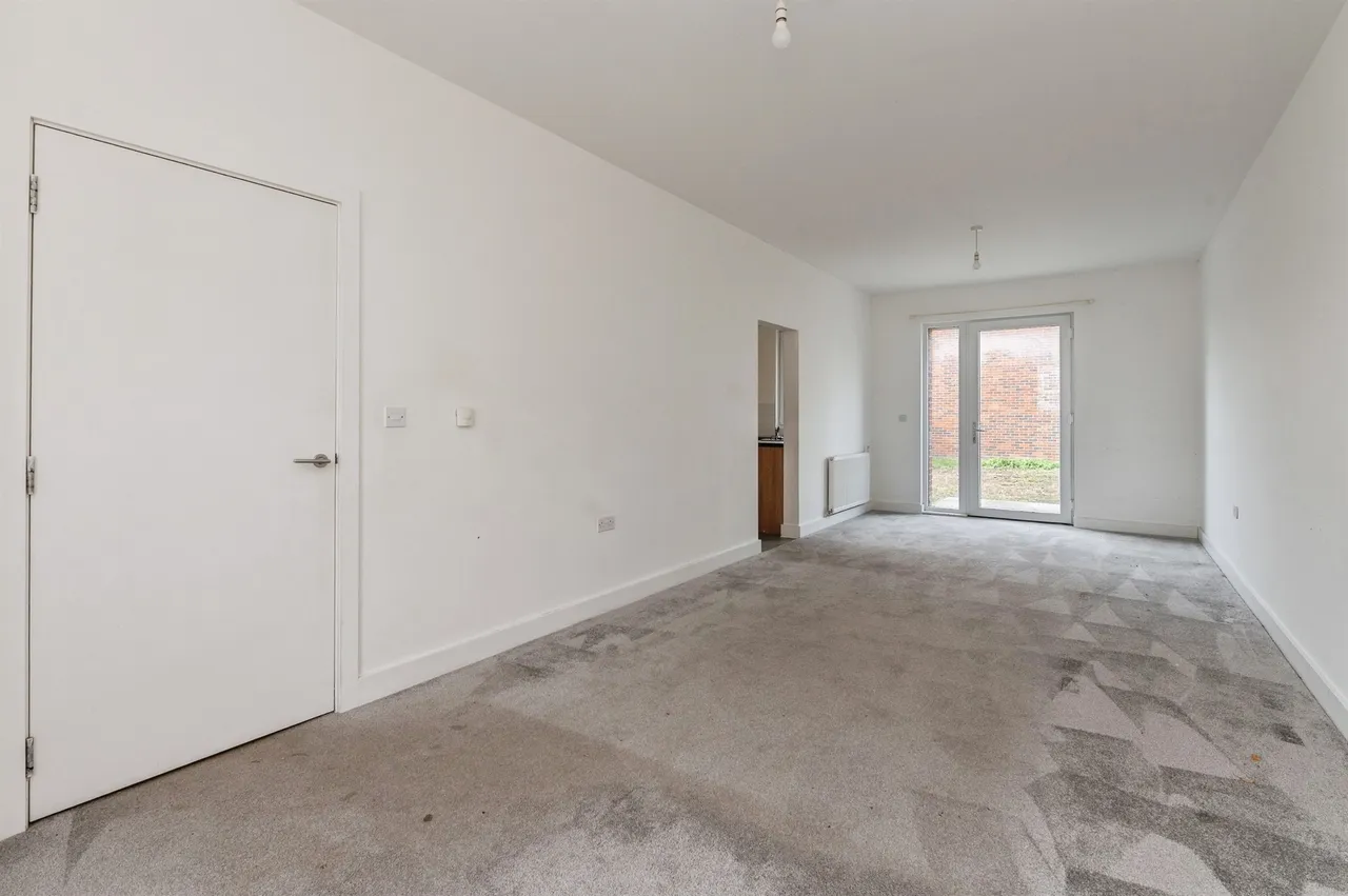 St. Chads Road, Tilbury, RM18, photo 6