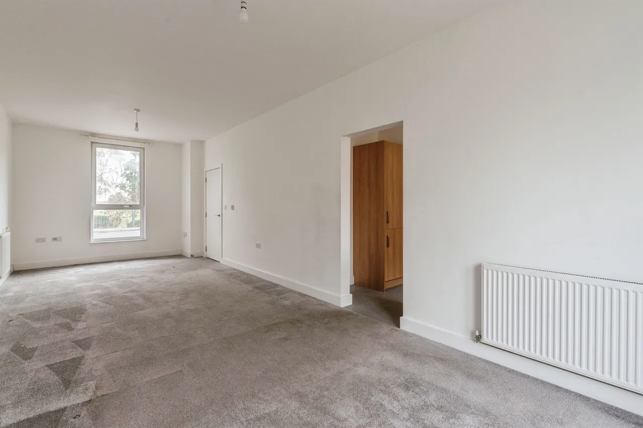 St. Chads Road, Tilbury, RM18, photo 7
