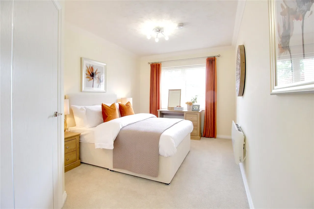 Victoria Road, Farnborough, GU14 7PN, photo 5