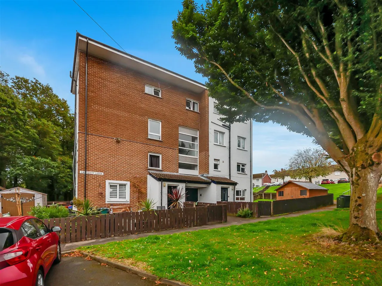 2 bed flat for sale, Off Belvoir Drive, Belfast, BT8