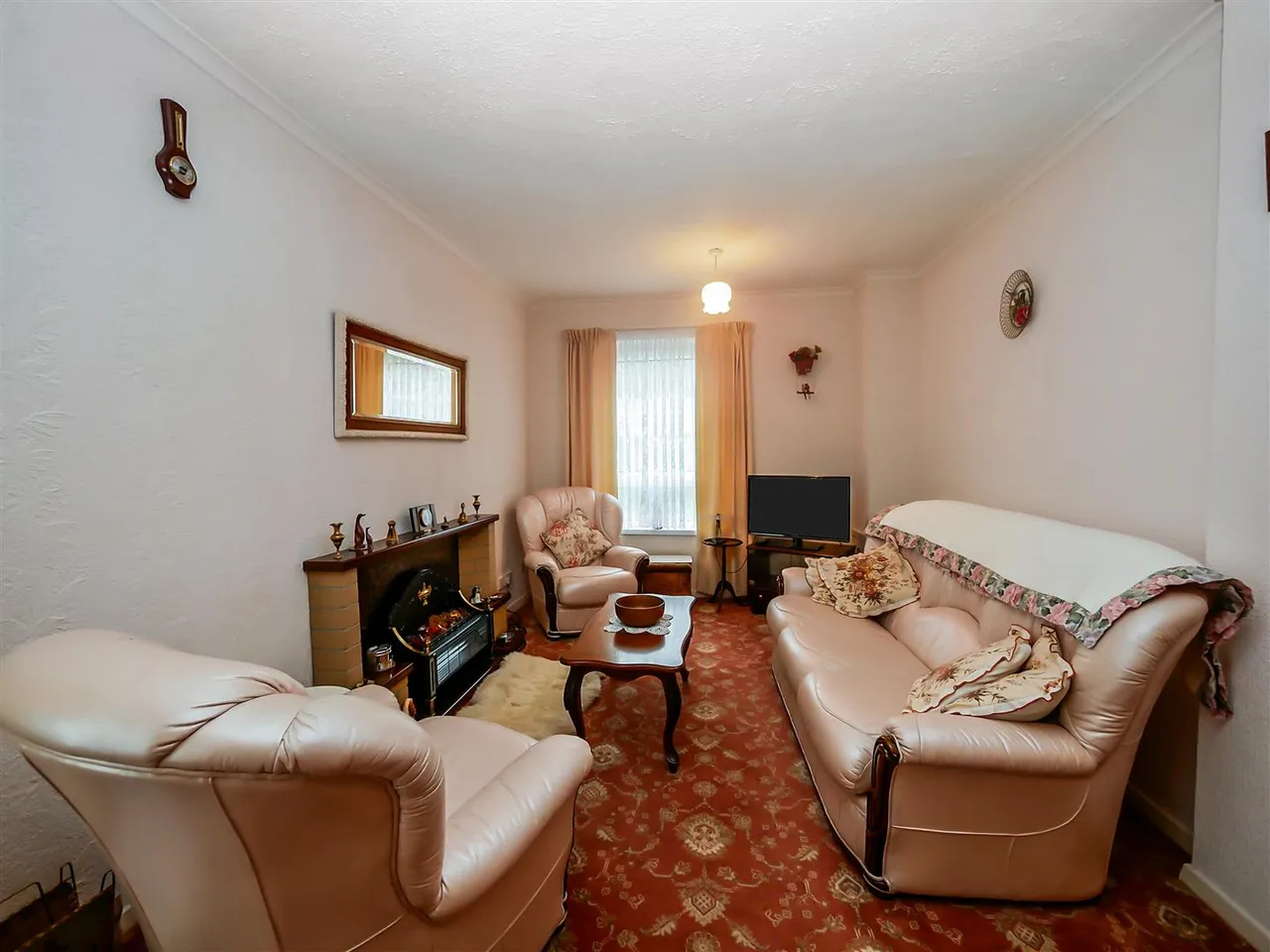 Off Belvoir Drive, Belfast, BT8, photo 3