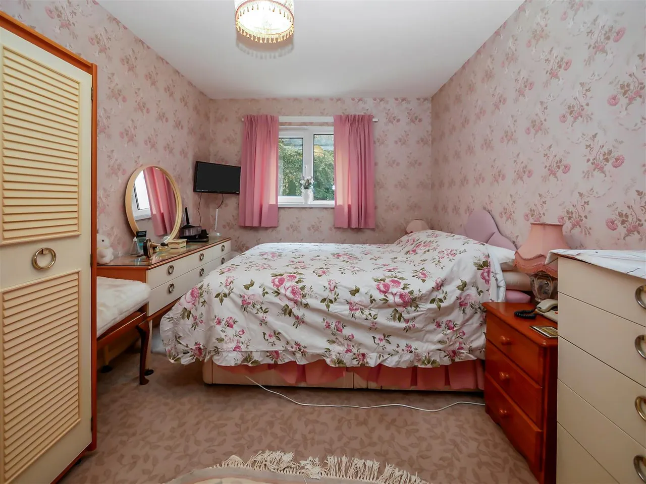 Off Belvoir Drive, Belfast, BT8, photo 7