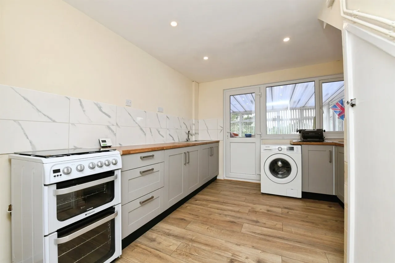 Long Meadow Drive, Wickford, SS11, photo 4