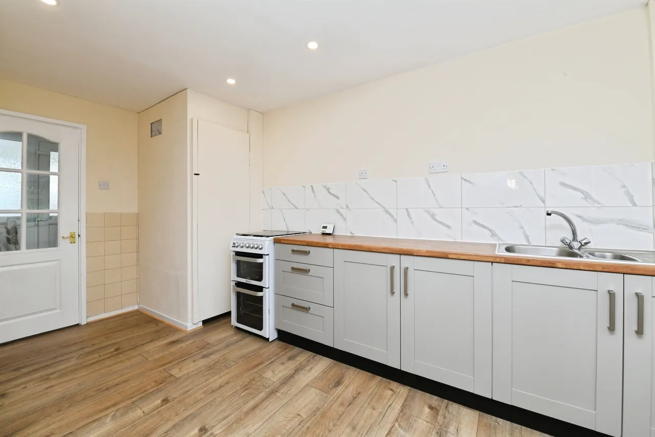Long Meadow Drive, Wickford, SS11, photo 5