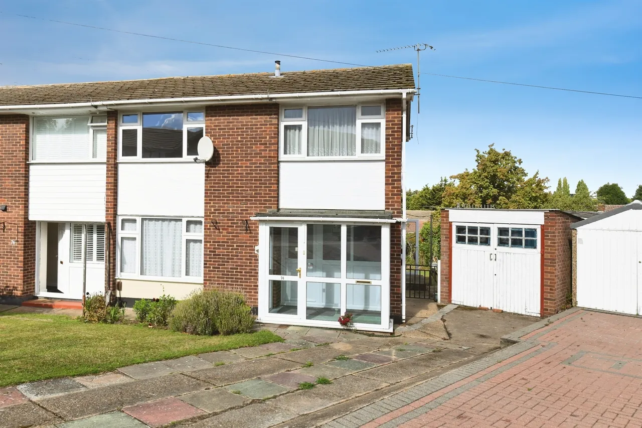 3 bed house for sale, Long Meadow Drive, Wickford, SS11