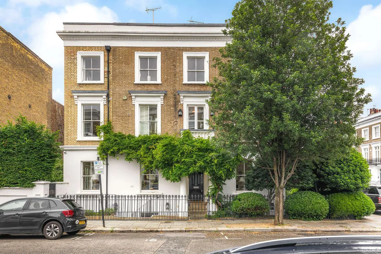 5 bed house for sale — Lamont Road, London, SW10 0JA