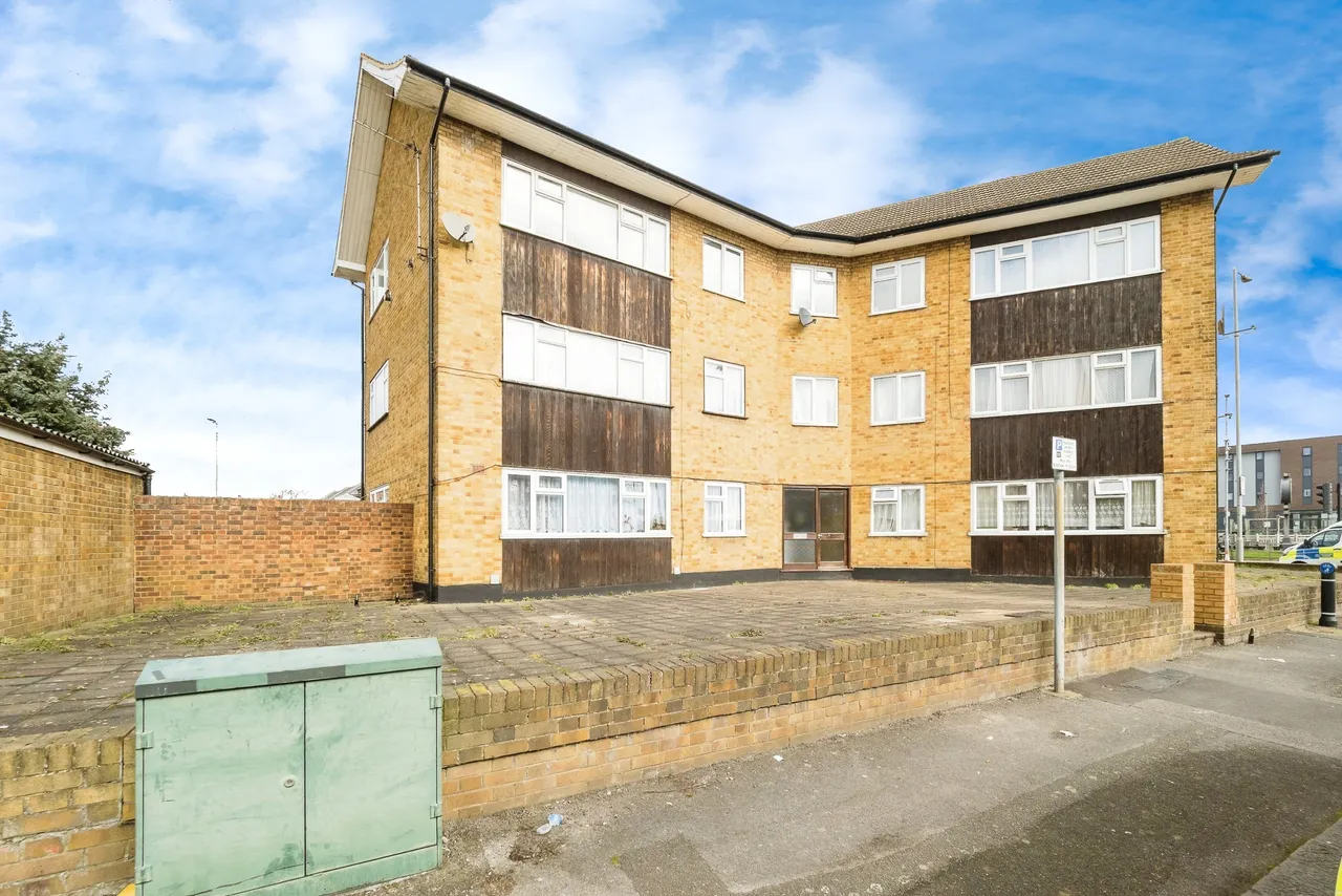 Rainham Road South, Dagenham, RM10, photo 16