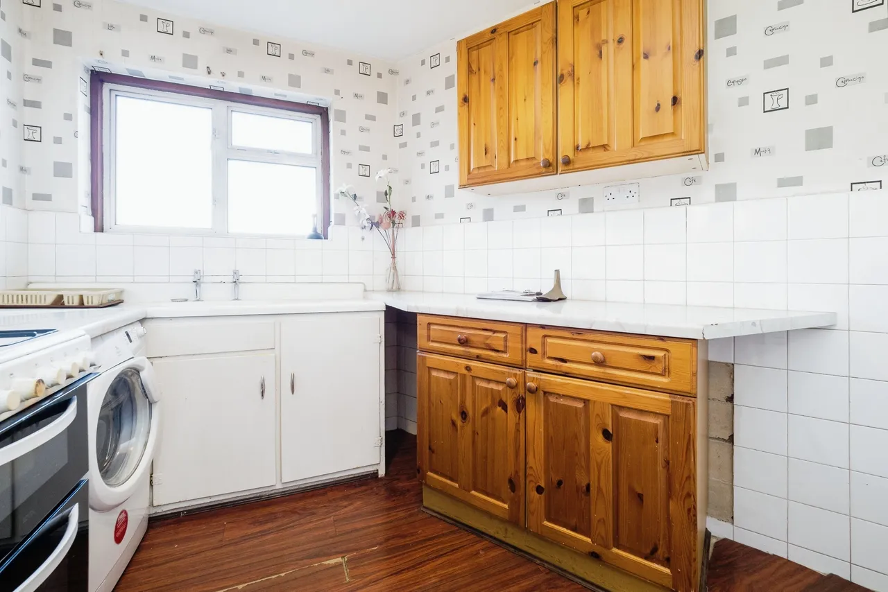 Rainham Road South, Dagenham, RM10, photo 4