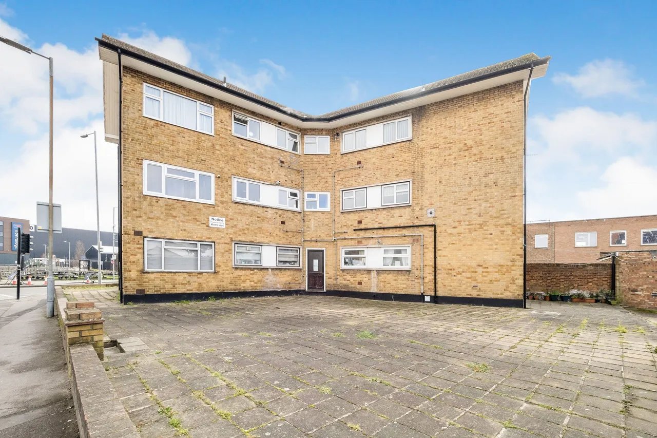 Rainham Road South, Dagenham, RM10, photo 17