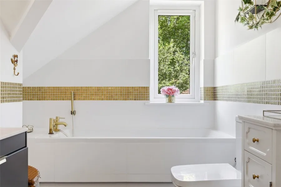 with 4 bedrooms in Much Hadham, SG10, photo 15