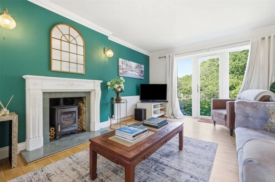 with 4 bedrooms in Much Hadham, SG10, photo 5