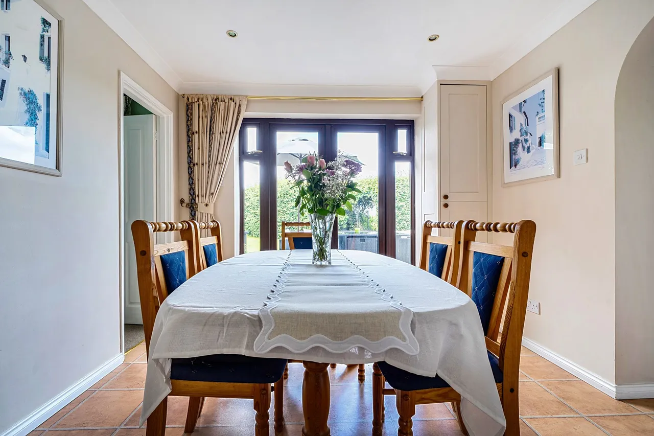 Manley James Close, Odiham, Hook, RG29 1AP, photo 6