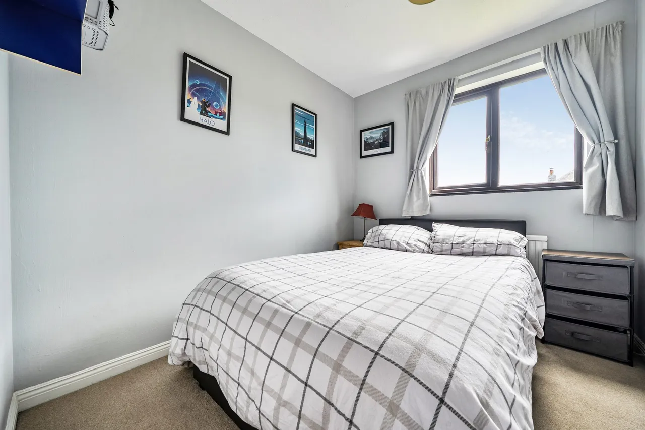 Manley James Close, Odiham, Hook, RG29 1AP, photo 11