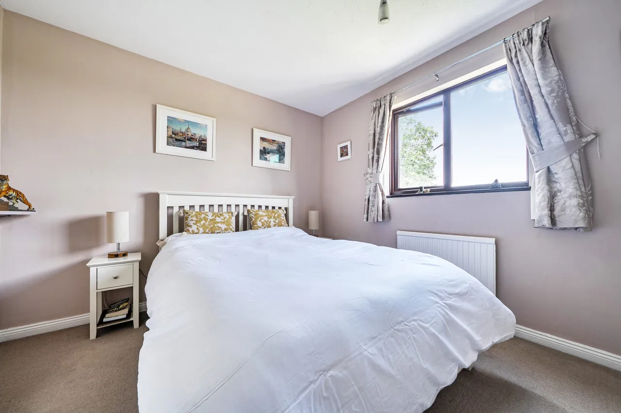 Manley James Close, Odiham, Hook, RG29 1AP, photo 10