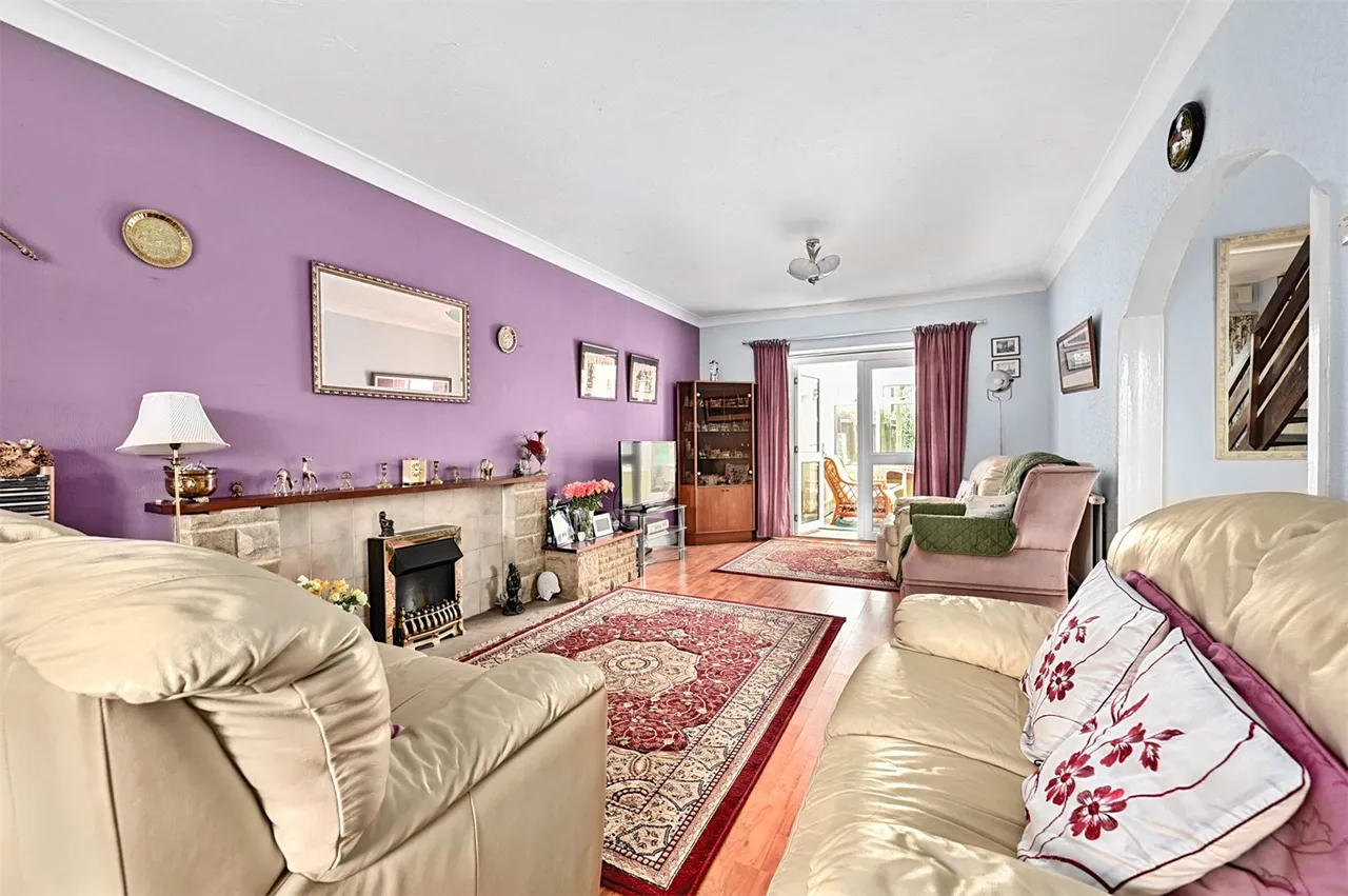 Poyle Road, Tongham, Farnham, Surrey, GU10 1DX, photo 5
