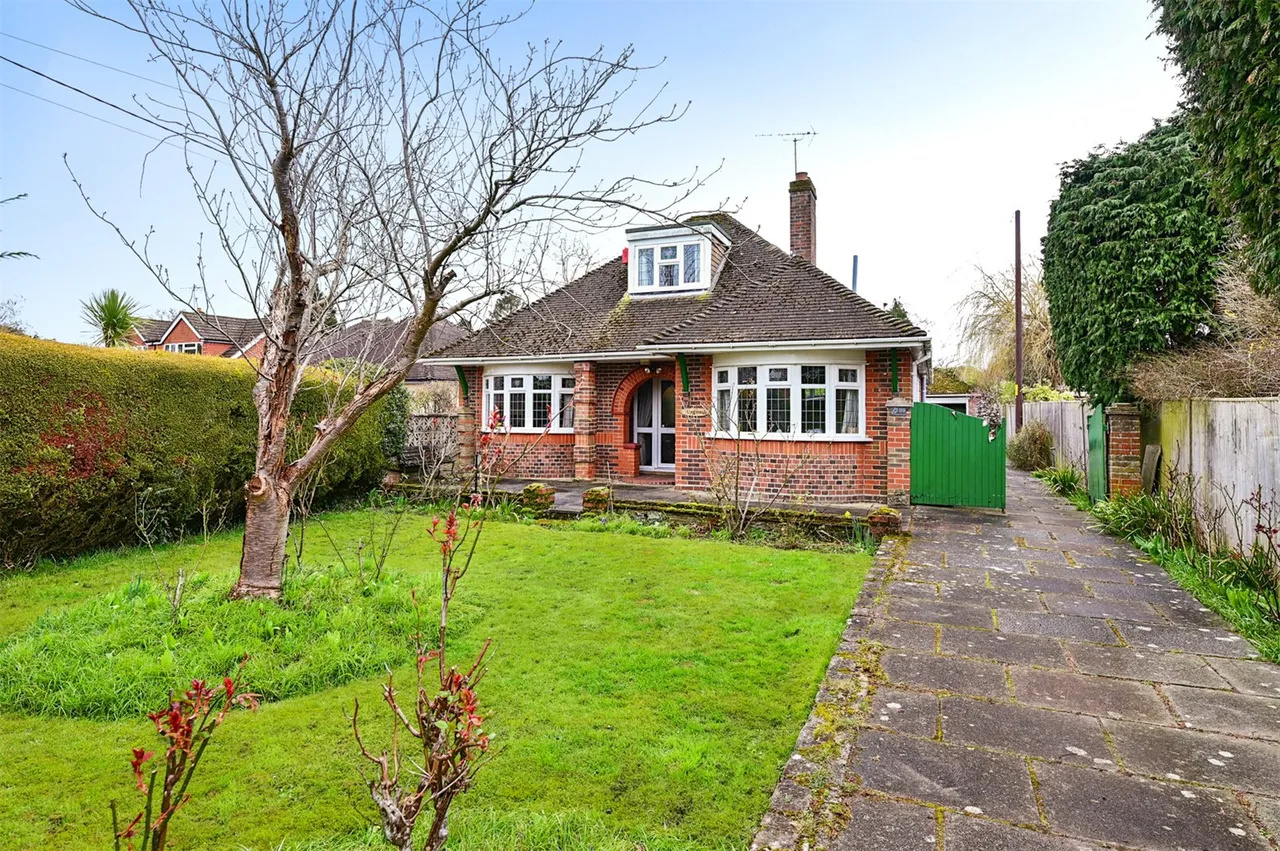 Poyle Road, Tongham, Farnham, Surrey, GU10 1DX, photo 4