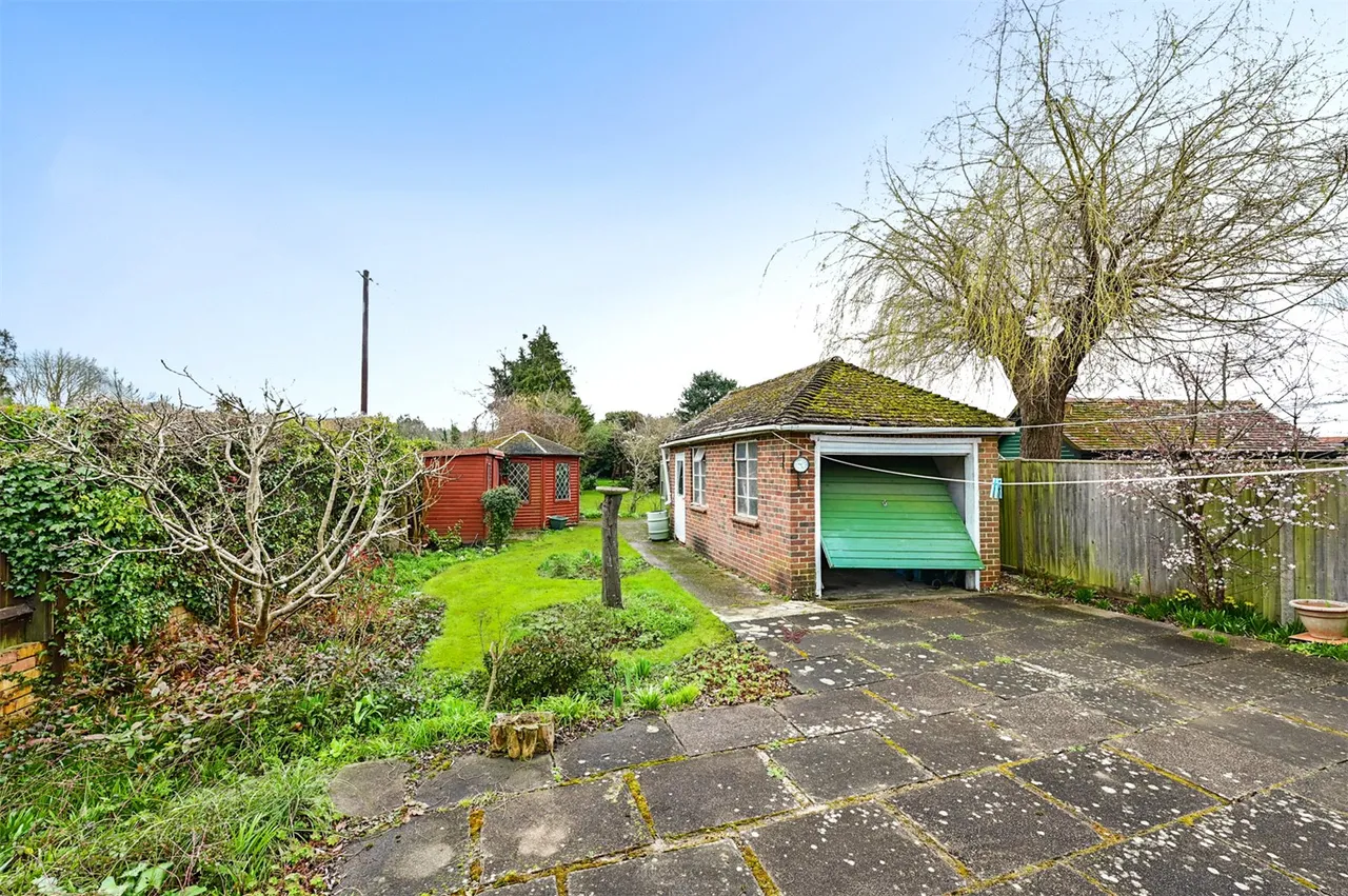 Poyle Road, Tongham, Farnham, Surrey, GU10 1DX, photo 10