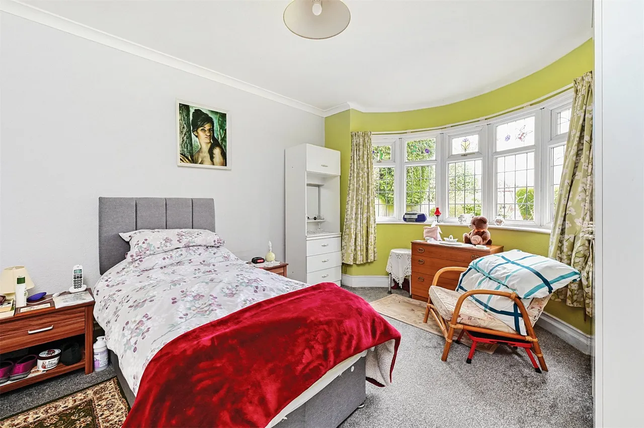 Poyle Road, Tongham, Farnham, Surrey, GU10 1DX, photo 6