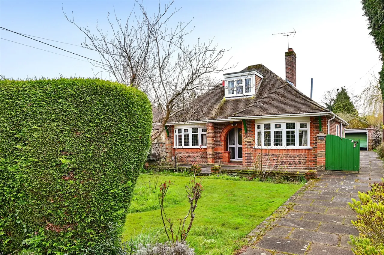 Poyle Road, Tongham, Farnham, Surrey, GU10 1DX, photo 17