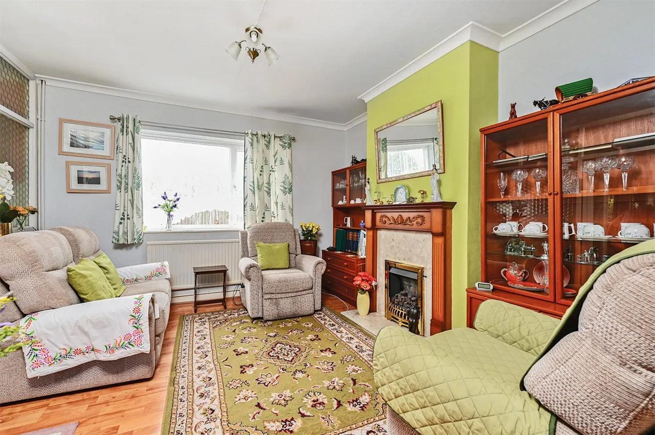 Poyle Road, Tongham, Farnham, Surrey, GU10 1DX, photo 11