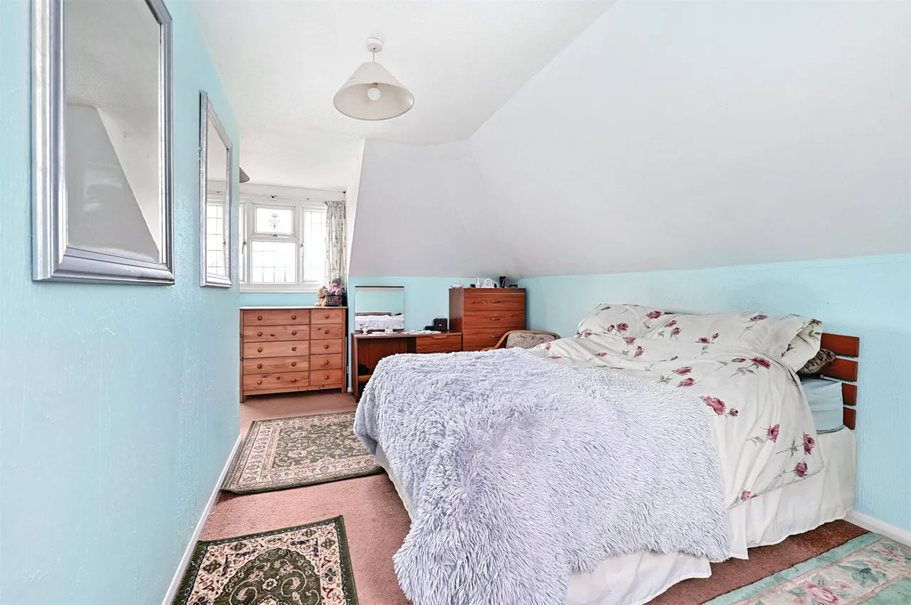 Poyle Road, Tongham, Farnham, Surrey, GU10 1DX, photo 15