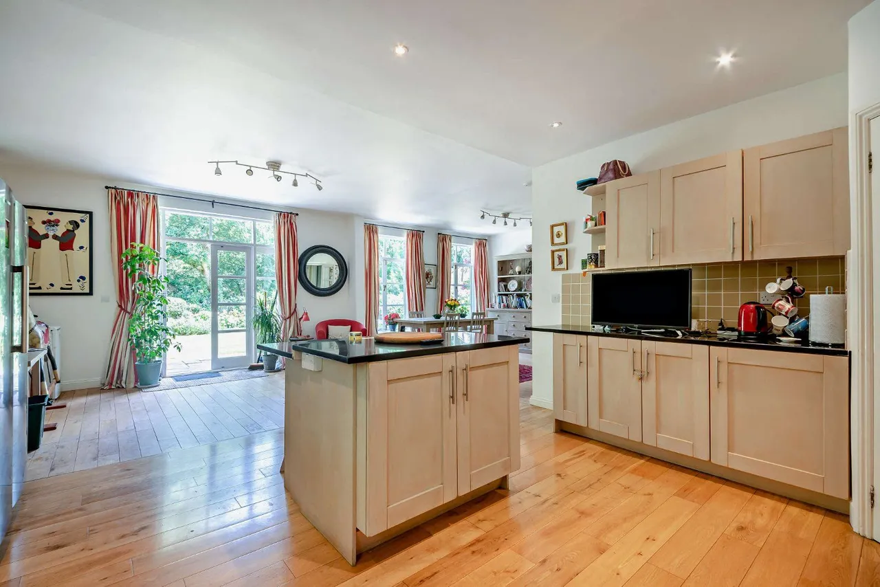 Garden Close Lane, Newbury, Berkshire, RG14 6PP, photo 4