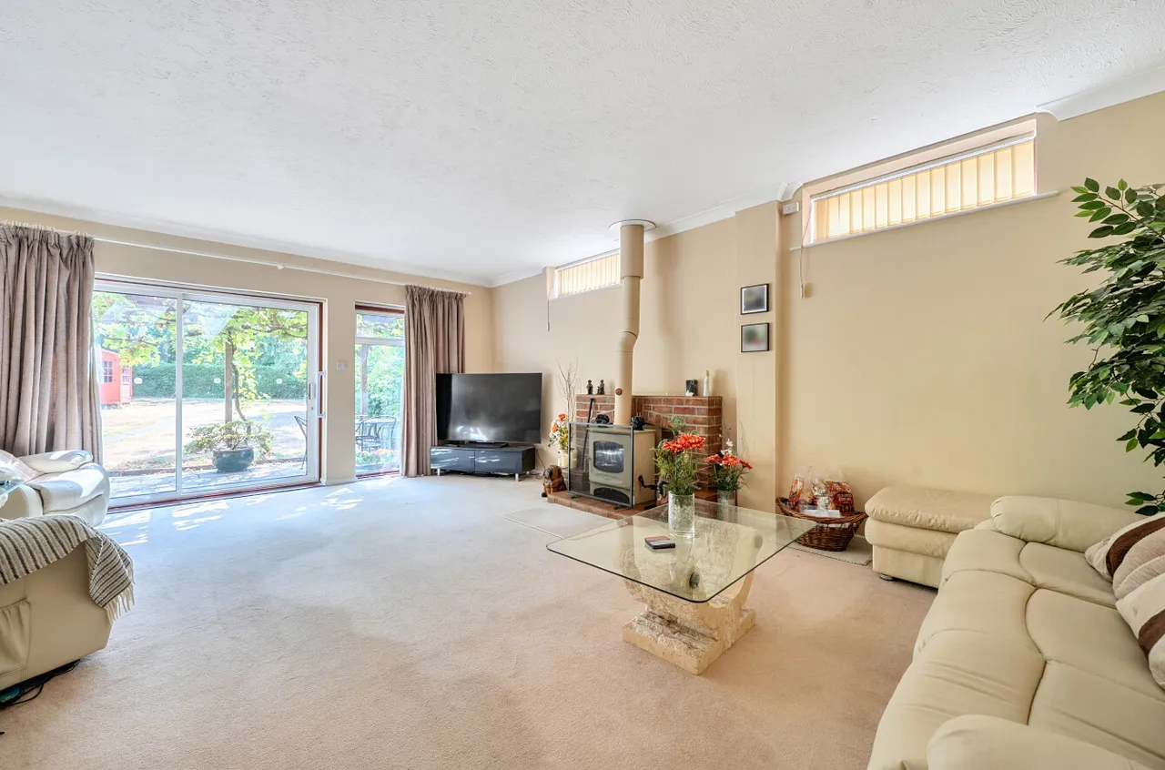 Birch Road, Finchampstead, Wokingham, Berkshire, RG40 3LB, photo 2