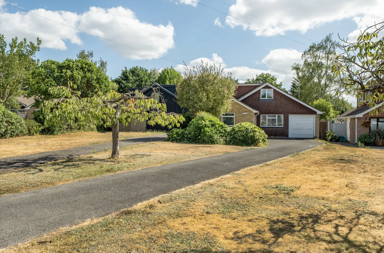 3 bed house for sale — Birch Road, Finchampstead, Wokingham, Berkshire, RG40 3LB