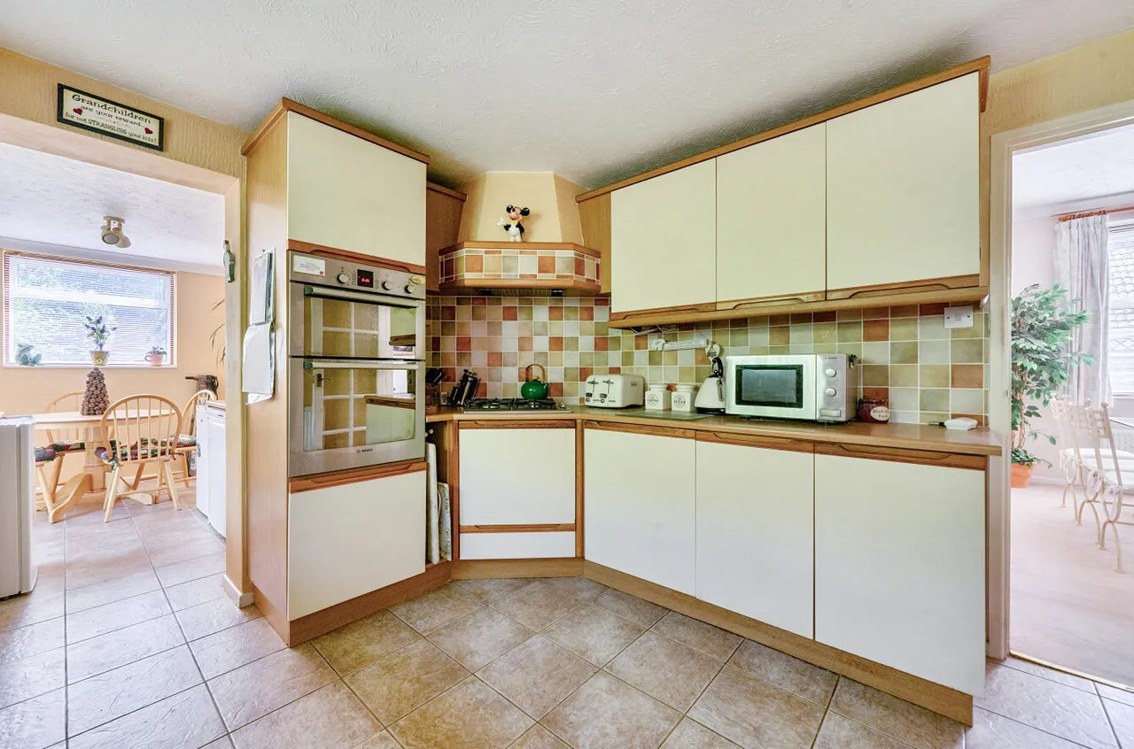 Birch Road, Finchampstead, Wokingham, Berkshire, RG40 3LB, photo 3
