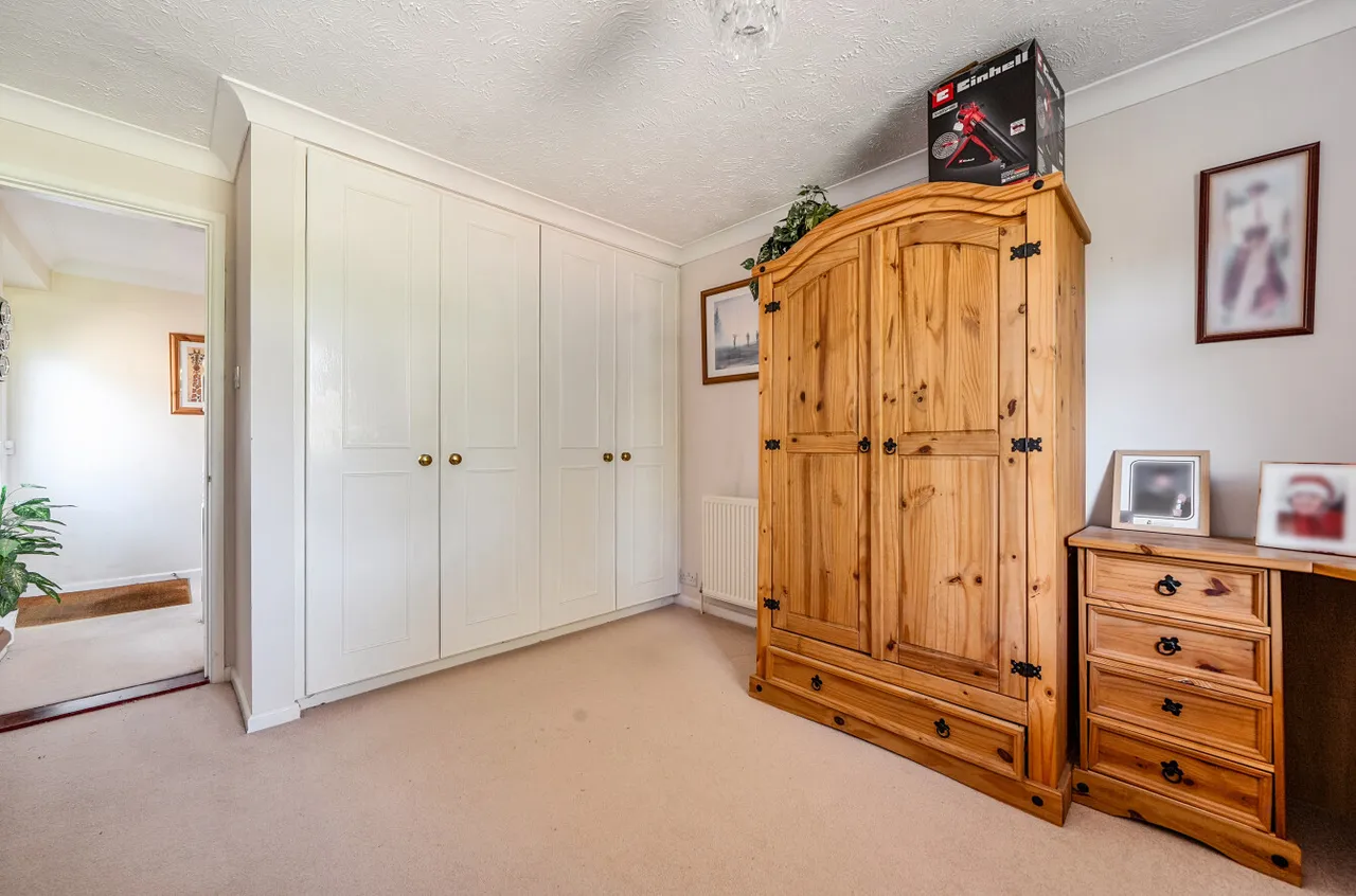 Birch Road, Finchampstead, Wokingham, Berkshire, RG40 3LB, photo 5