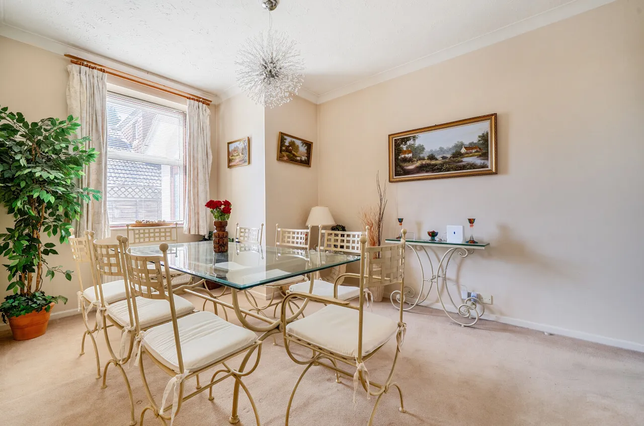 Birch Road, Finchampstead, Wokingham, Berkshire, RG40 3LB, photo 8