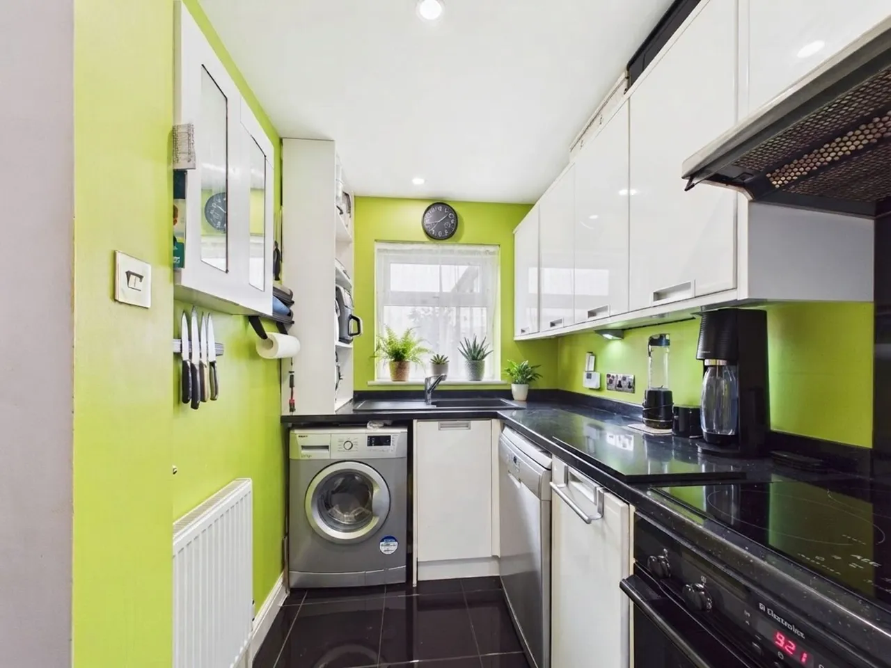 Montrose Close, Whitehill, GU35, photo 4