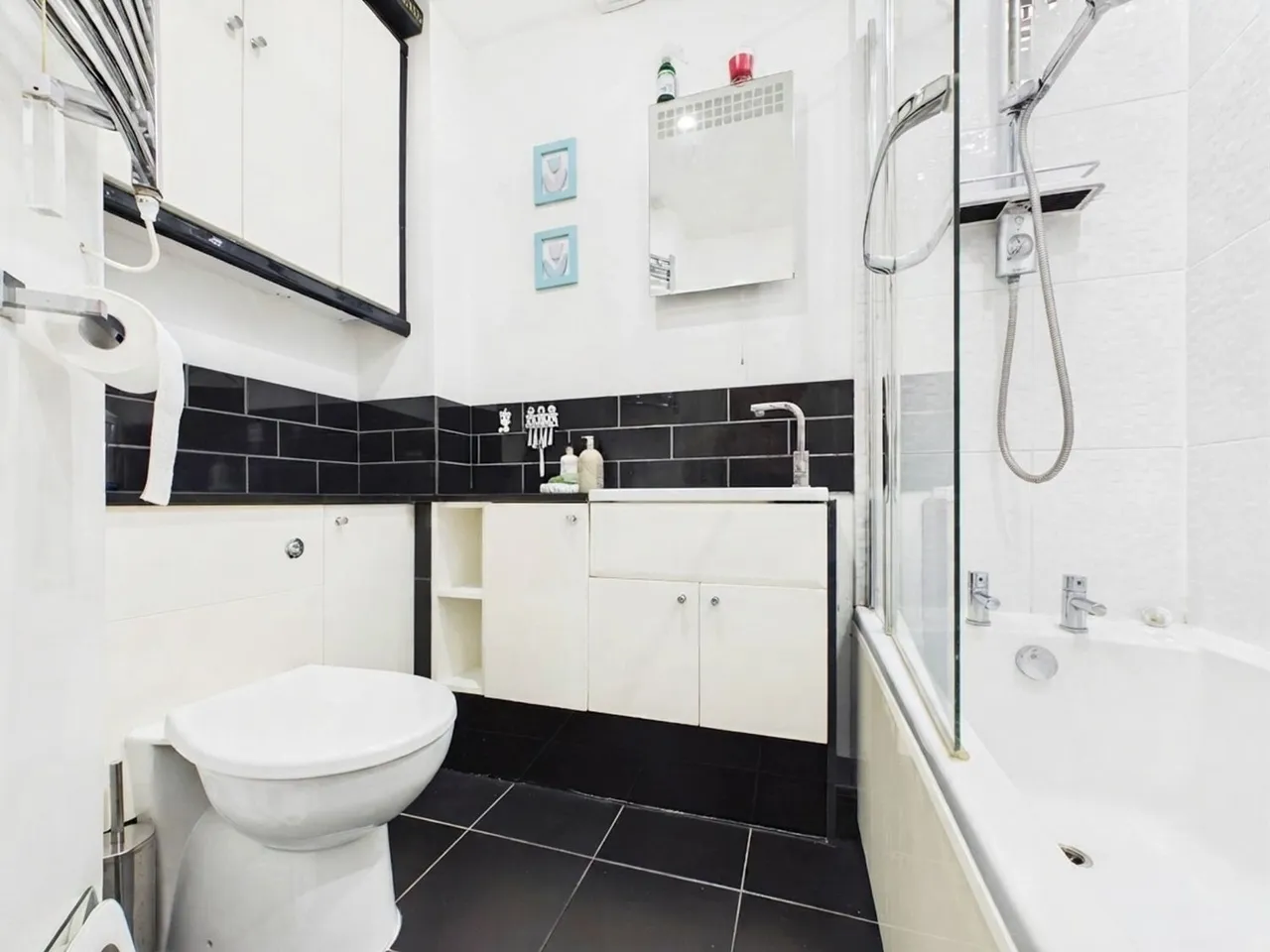 Montrose Close, Whitehill, GU35, photo 8