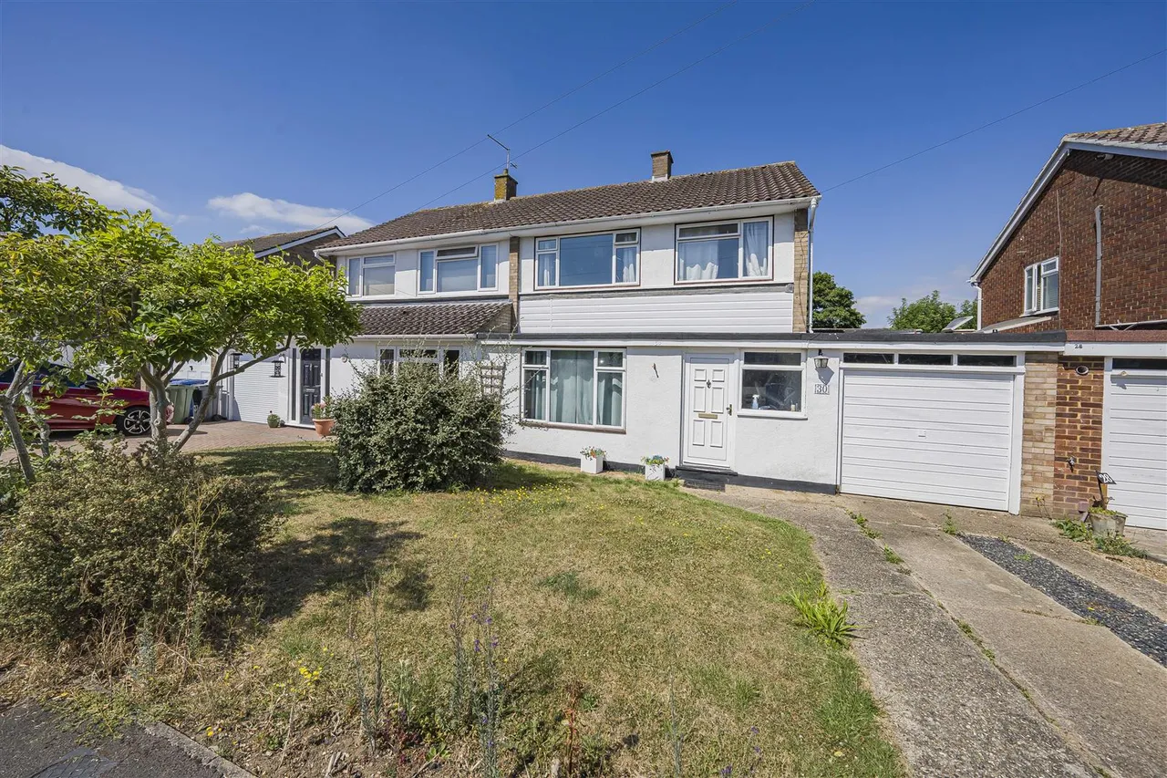 3 bed house for sale — Redford Road, Windsor, SL4 5SS