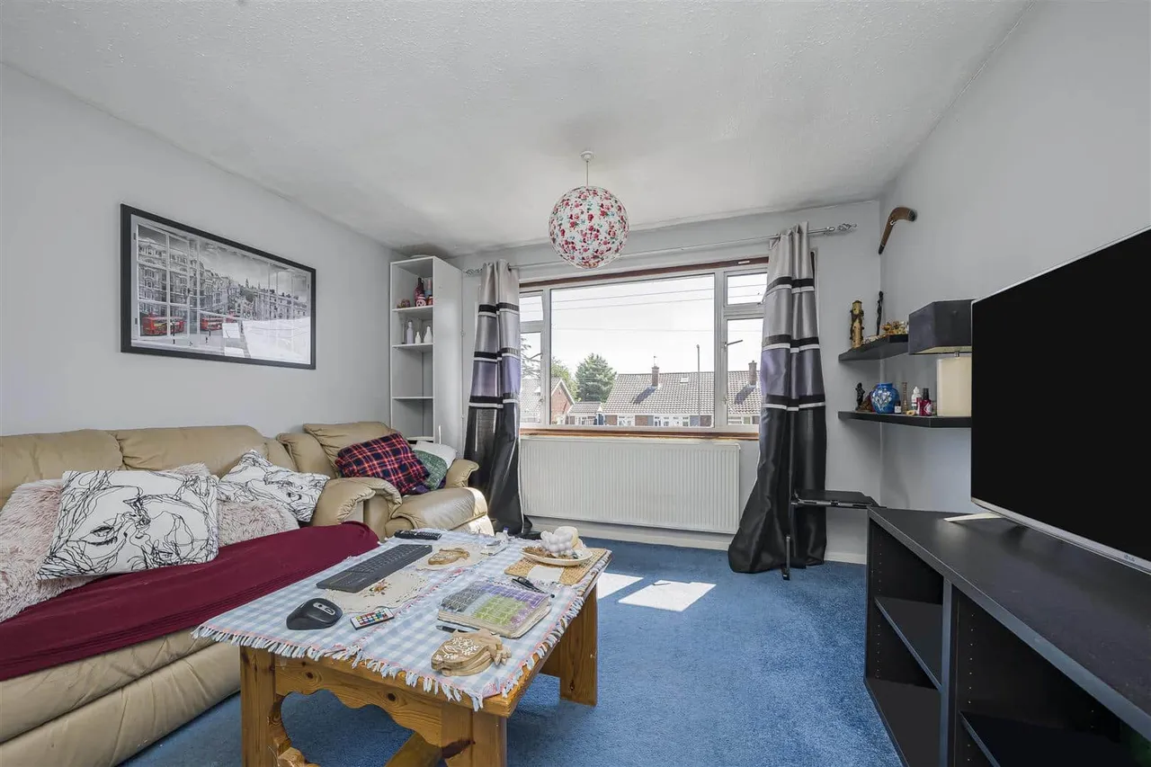 Redford Road, Windsor, SL4 5SS, photo 2