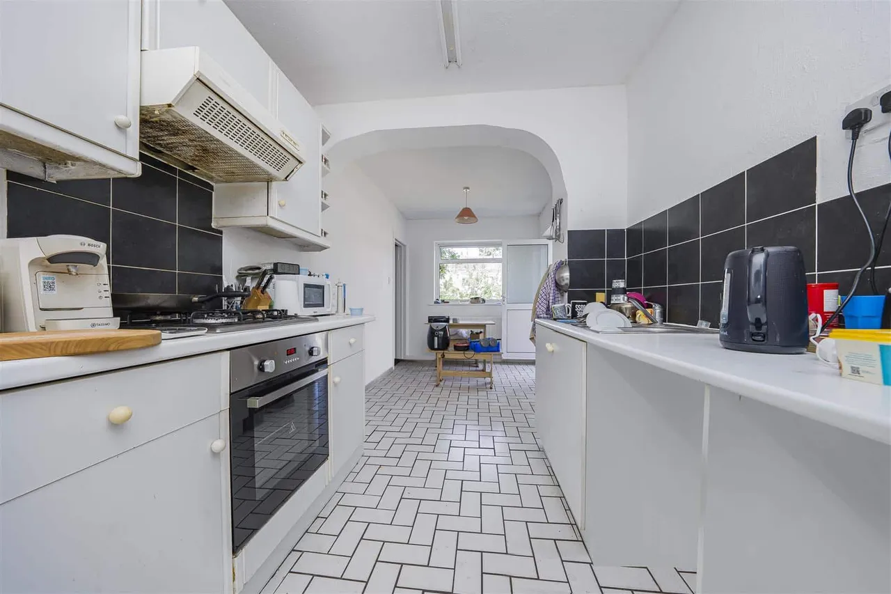 Redford Road, Windsor, SL4 5SS, photo 3