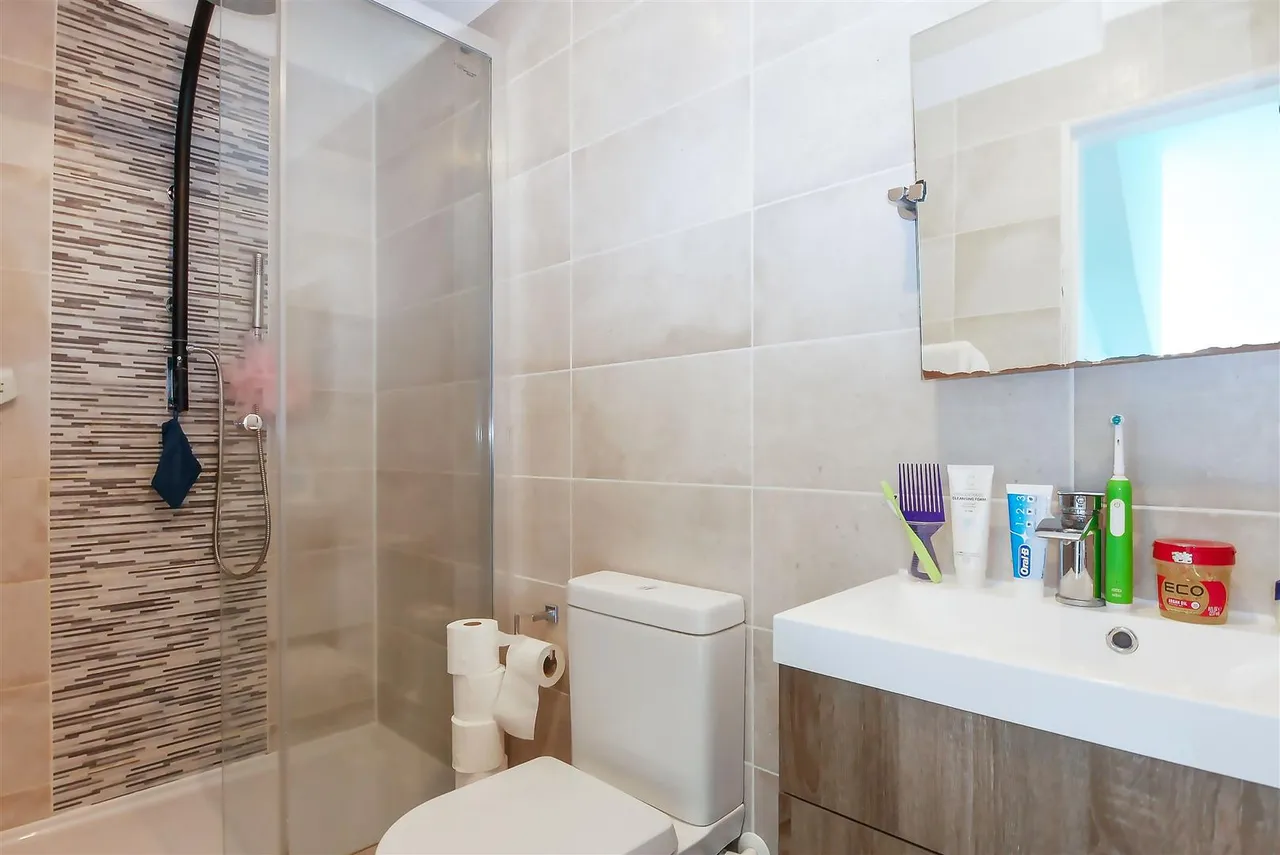 Sternway, Littlehampton, photo 12